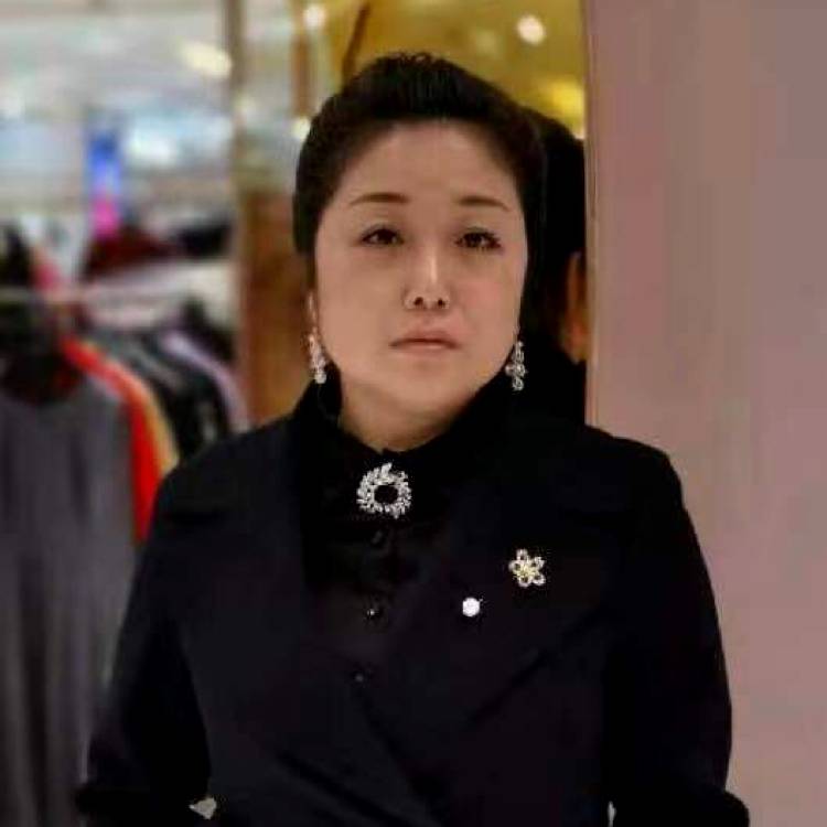 负责女王的照片