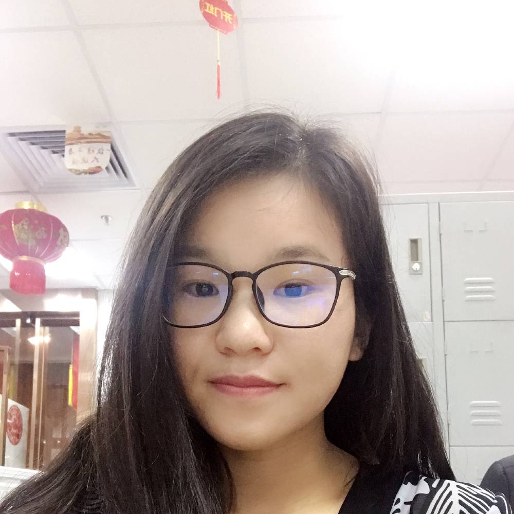 谭志玲的照片