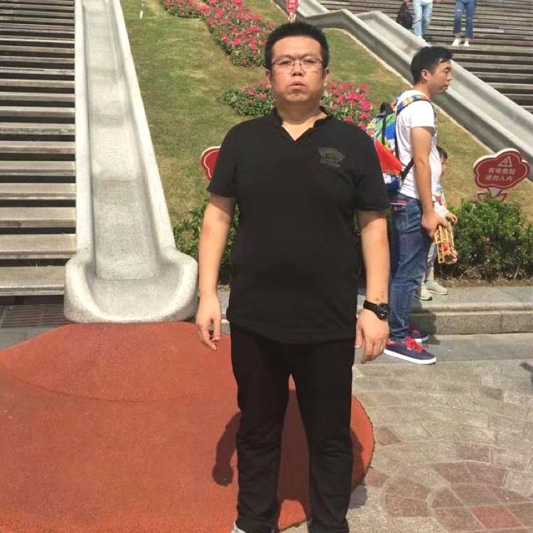 曹凤斌的照片