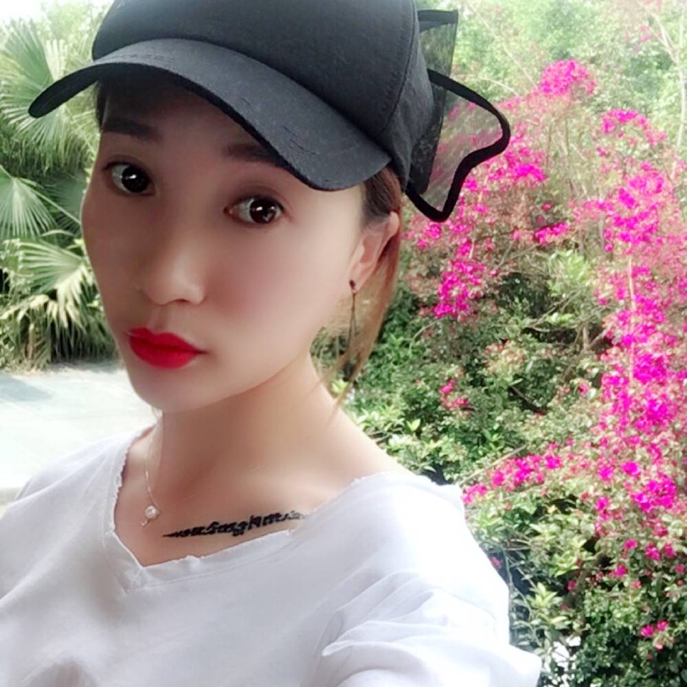 白猪儿的照片