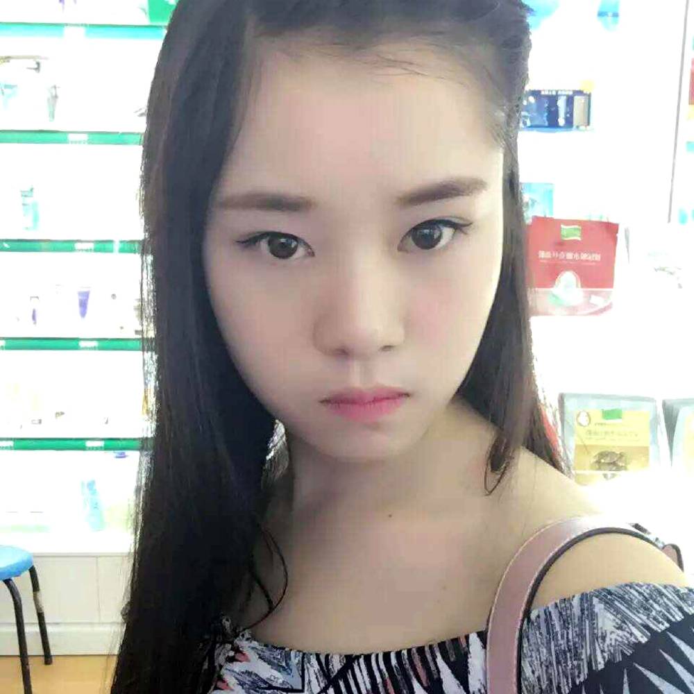 结实微笑的照片