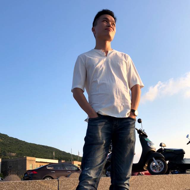 何夜的照片