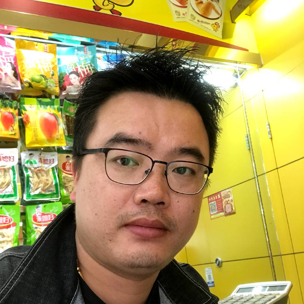 看淡云云的照片