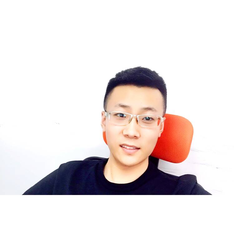 CC青年的照片