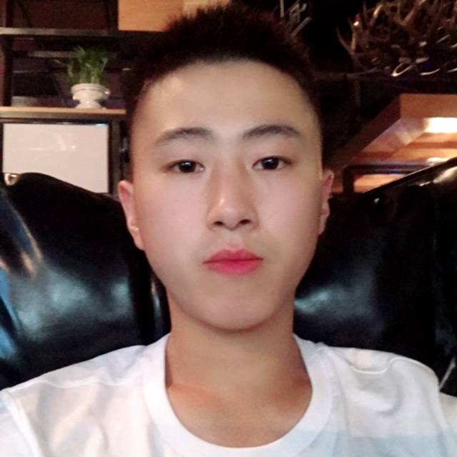 微笑,纯属礼貌的照片