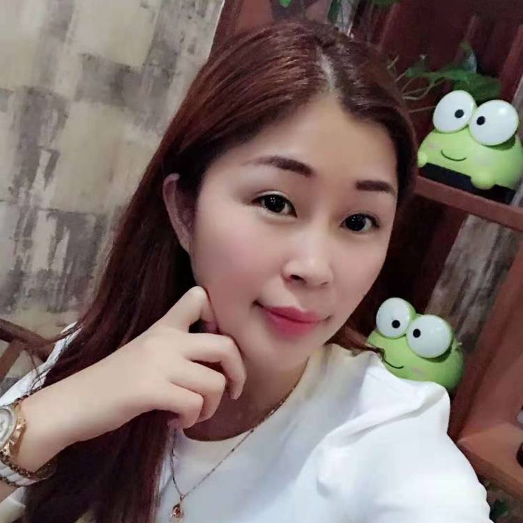 给你一口冰淇淋的照片