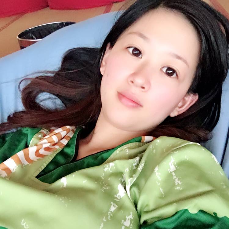 谁眼睛的照片
