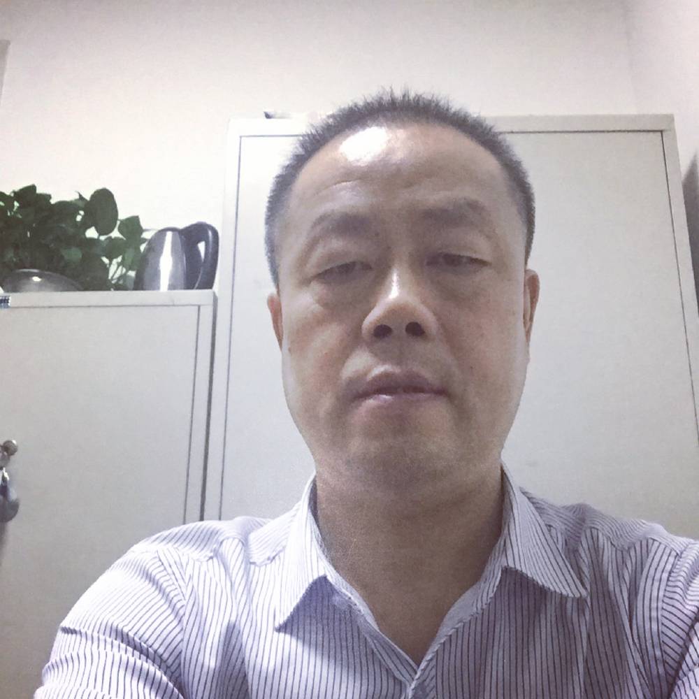 专一水池的照片