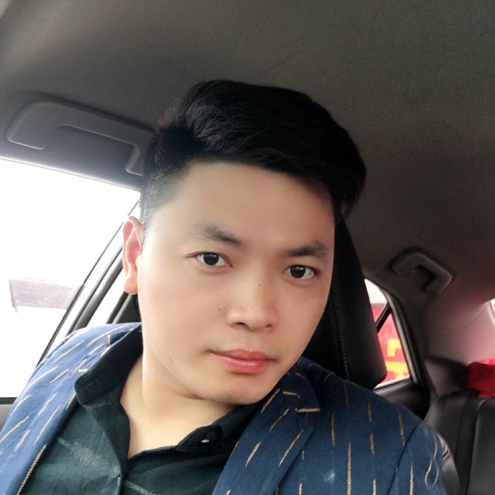 欢呼灯泡的照片