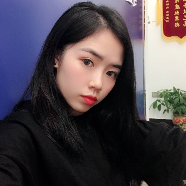 眯眯眼口红的照片