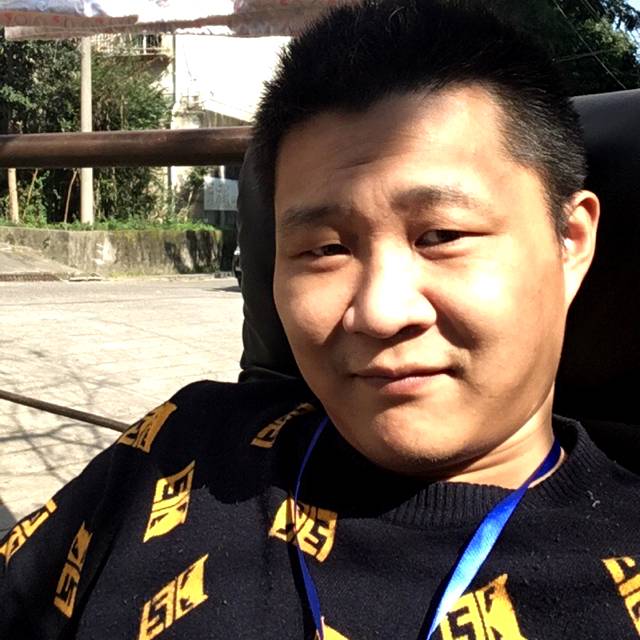 怕孤独白云的照片
