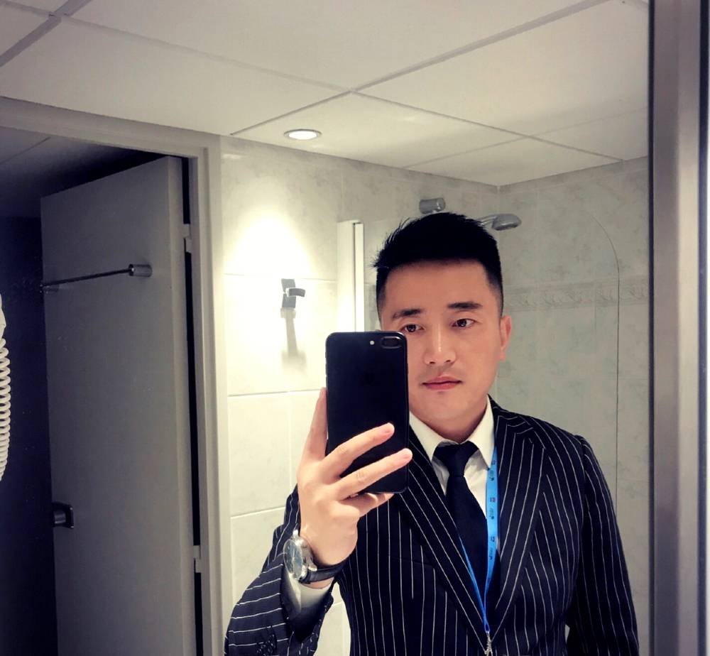 轻吹海风的照片
