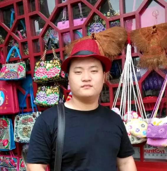 等待霓裳的照片