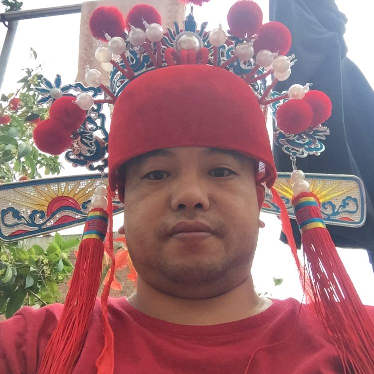 上帝武装的照片