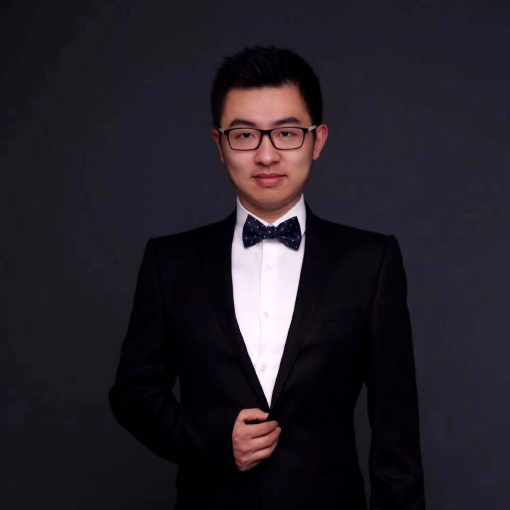 英勇舒荷的照片