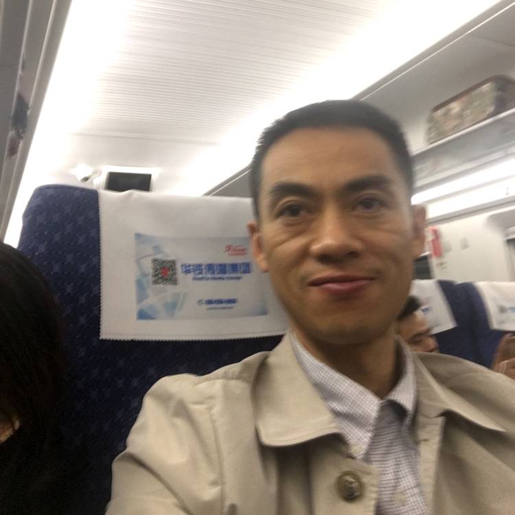 远方的山谷的照片
