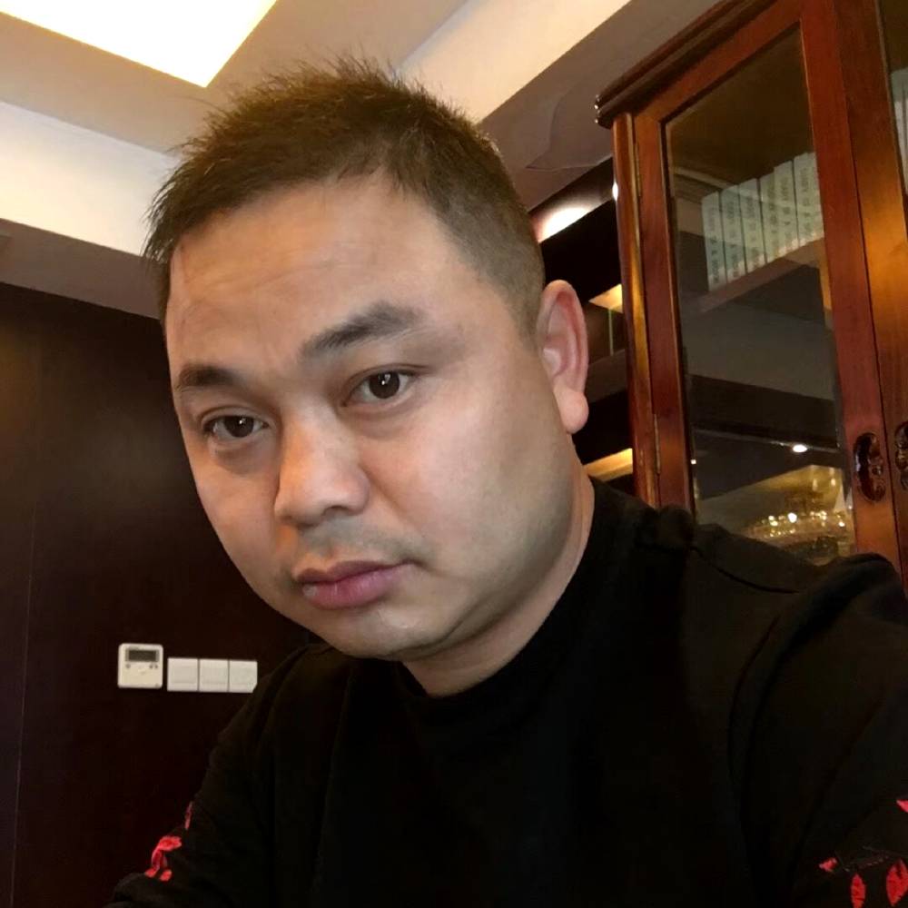 粗心洛尘的照片