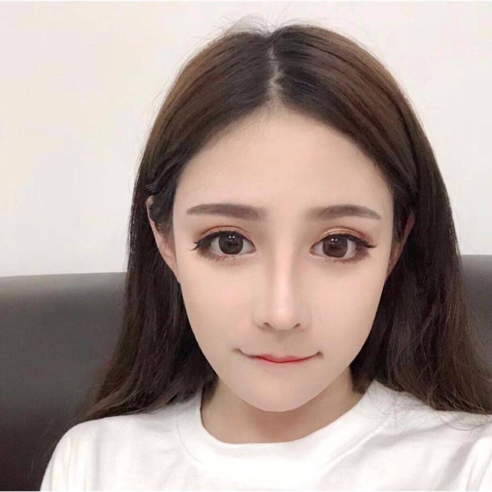 儒雅唇膏的照片