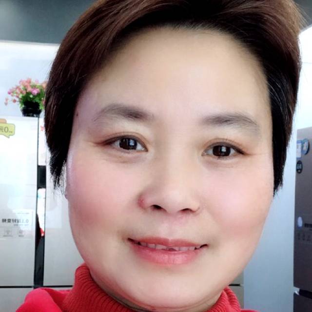 开心小兔子乖乖的照片