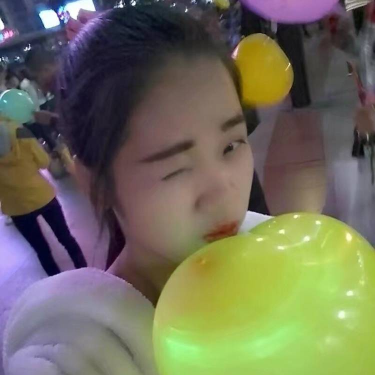 小燕姑娘的照片