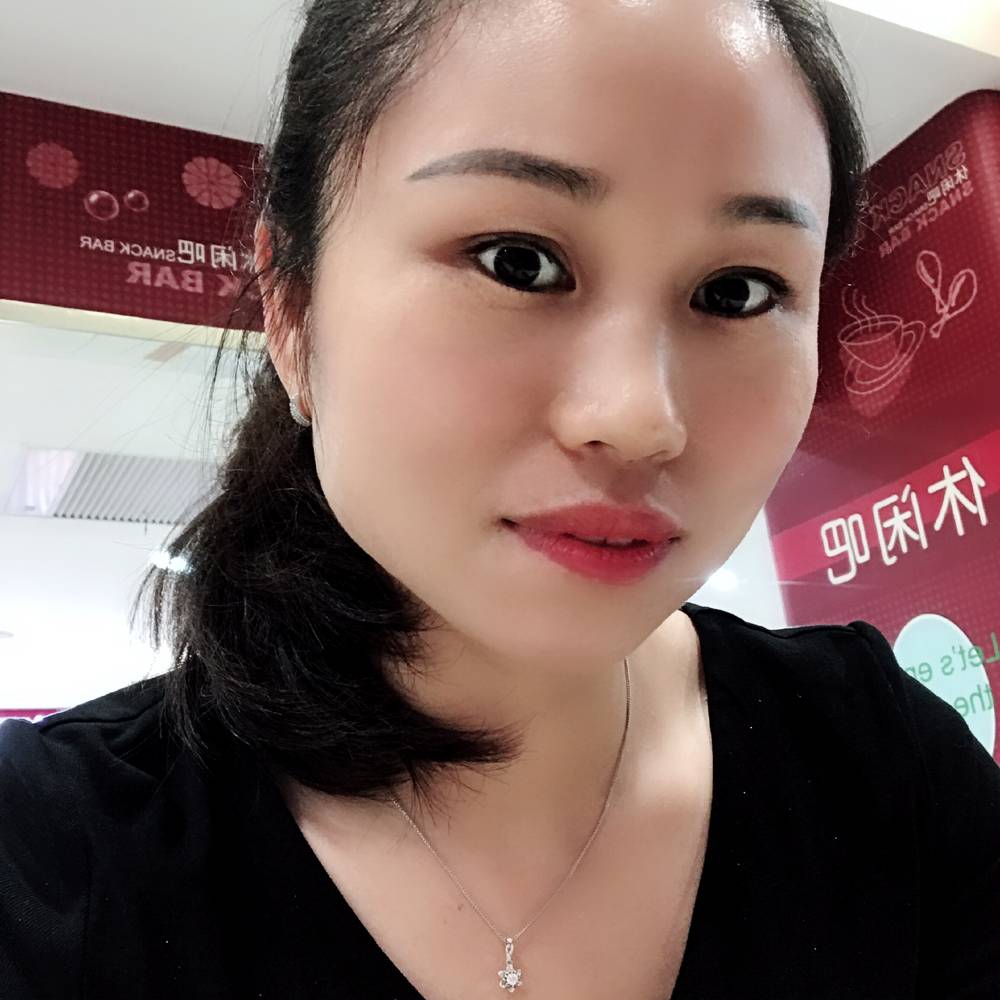 何秀琼的照片