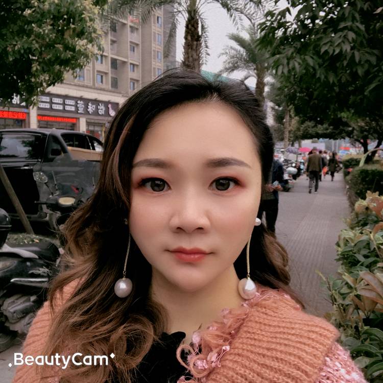 何丹丹的照片