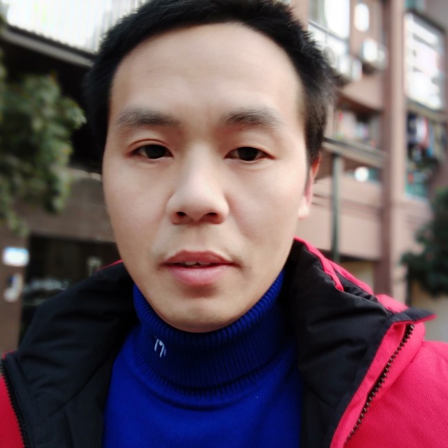 白人卓少的照片
