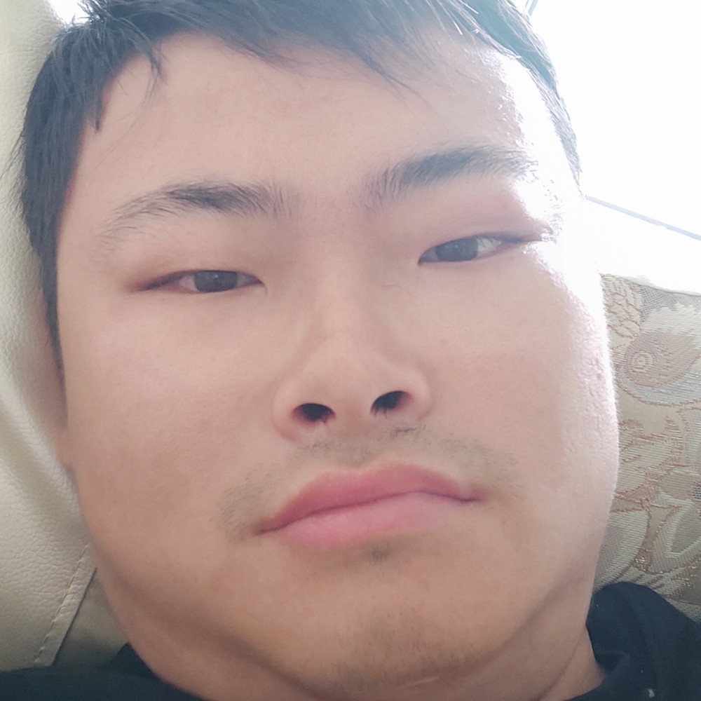 台灯爱伶俐的照片