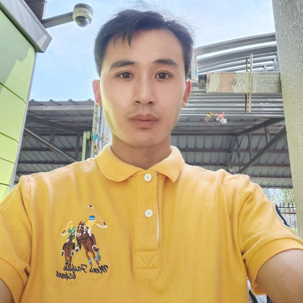 至尊拖拉机的照片