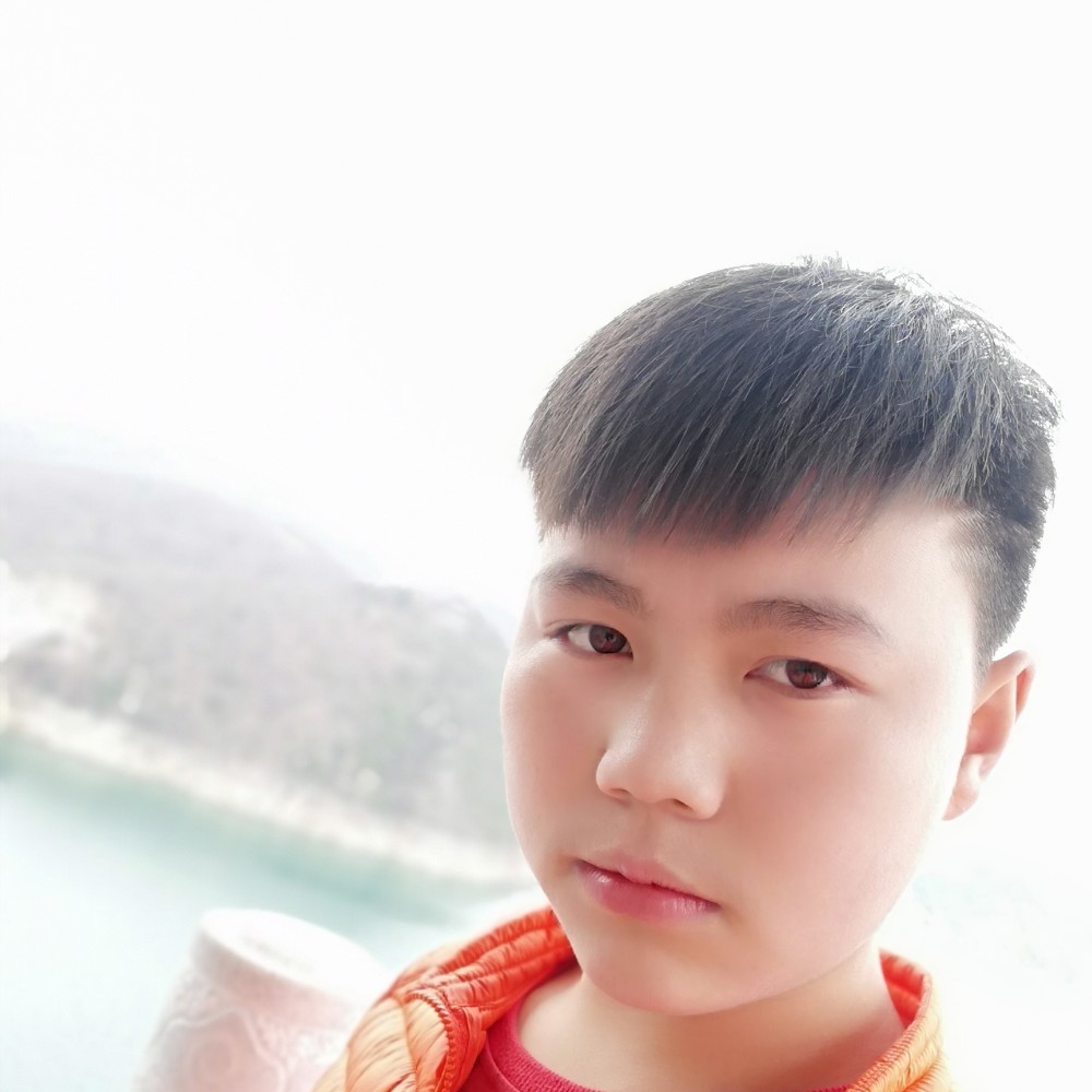 旁无烟绕的照片