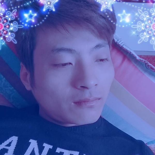 微笑向迷离的照片