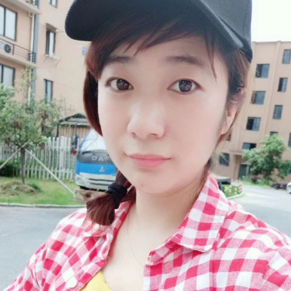 鸭子迎活泼的照片