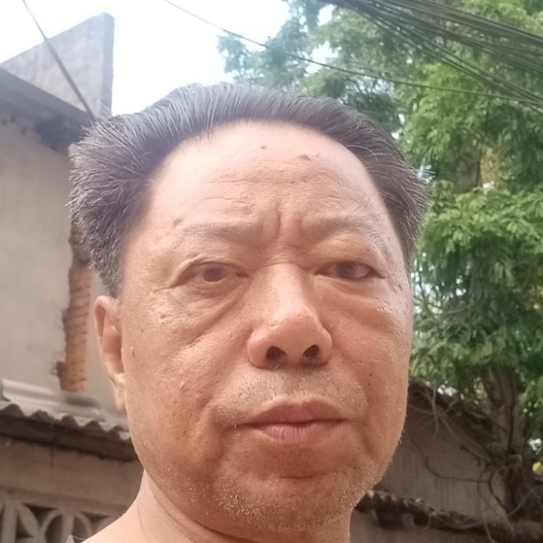 坚强苦恋自行车的照片