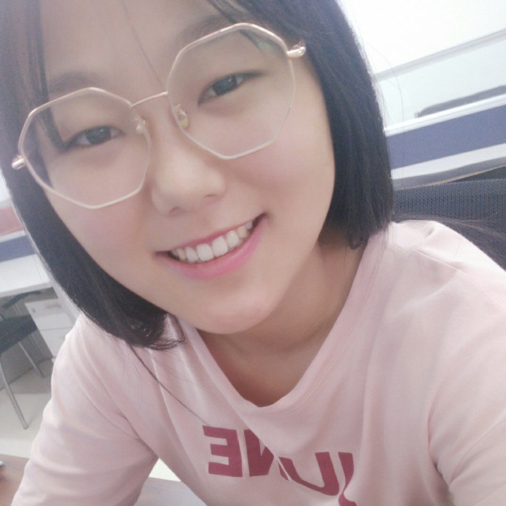 初妆错落的照片