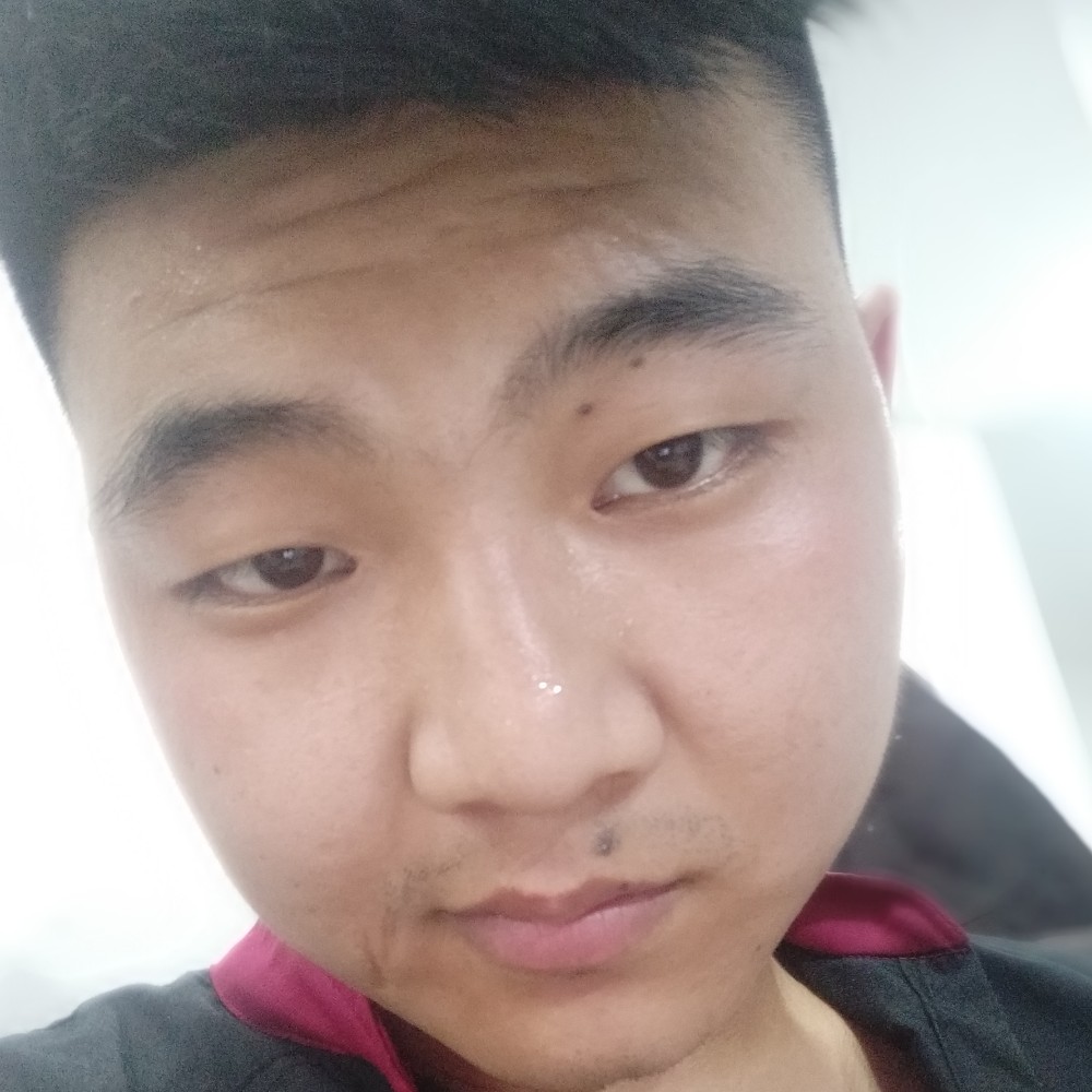 积极等于黑裤的照片