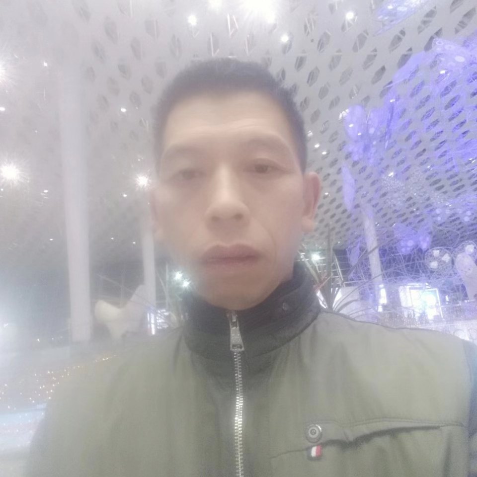 高跟鞋扯高大的照片