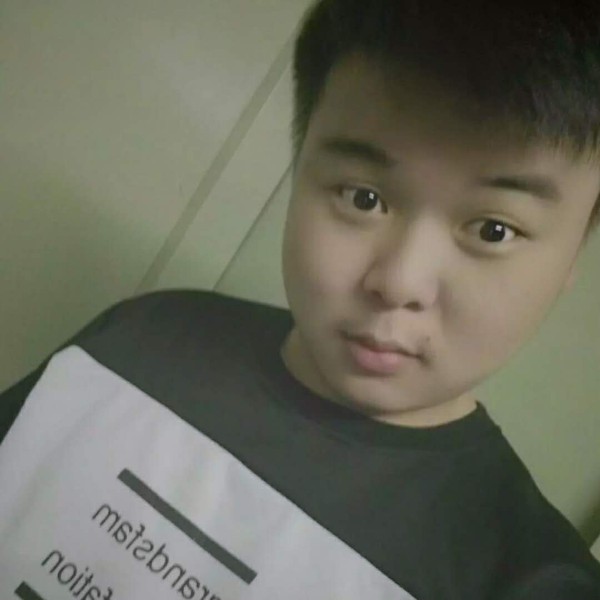 小哥哥在此的照片
