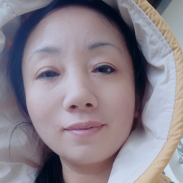 ab微风轻轻吹的照片