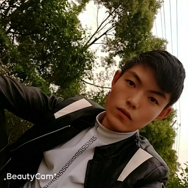 保温杯凝眸清爽的照片