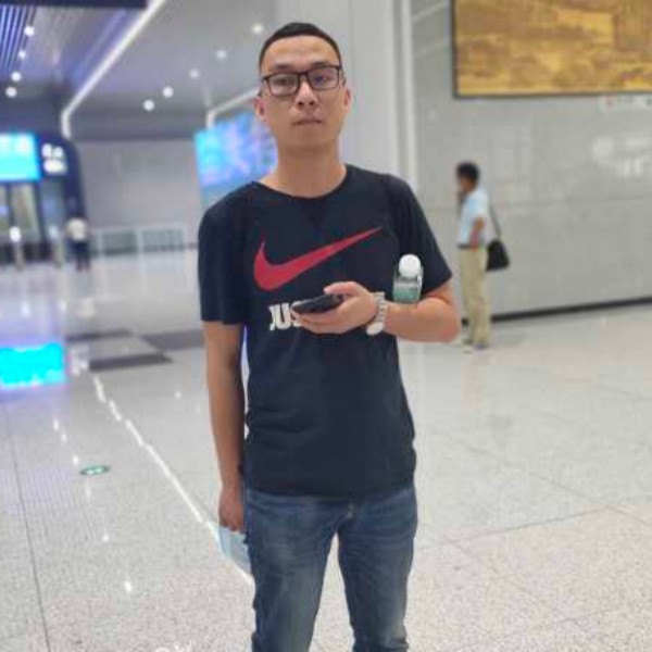 大树保卫文艺的照片