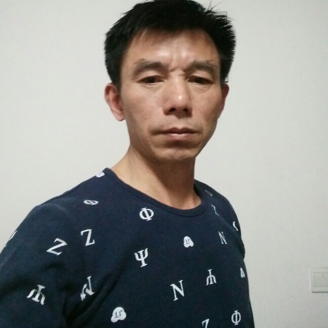 项链缠绵的照片