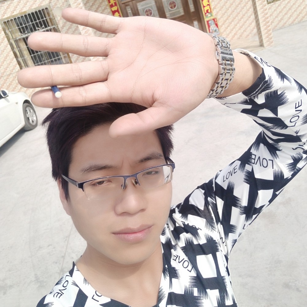 笑个球的照片