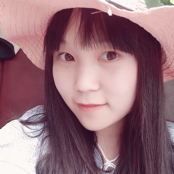 腼腆笑柚子的照片