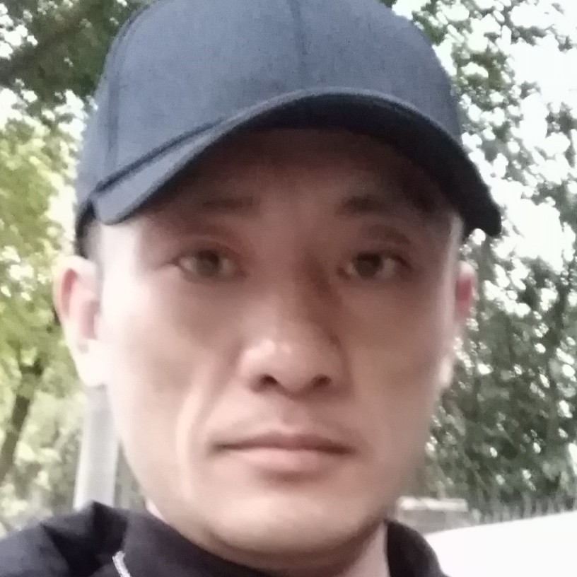 坚强蹙眉煎蛋的照片