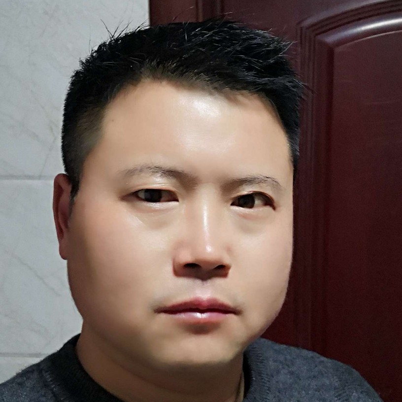 单身吃醋大叔的照片
