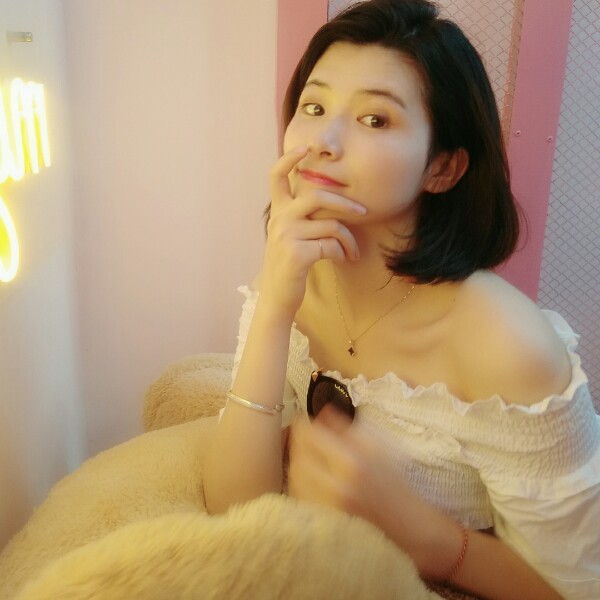 谭怼怼的照片