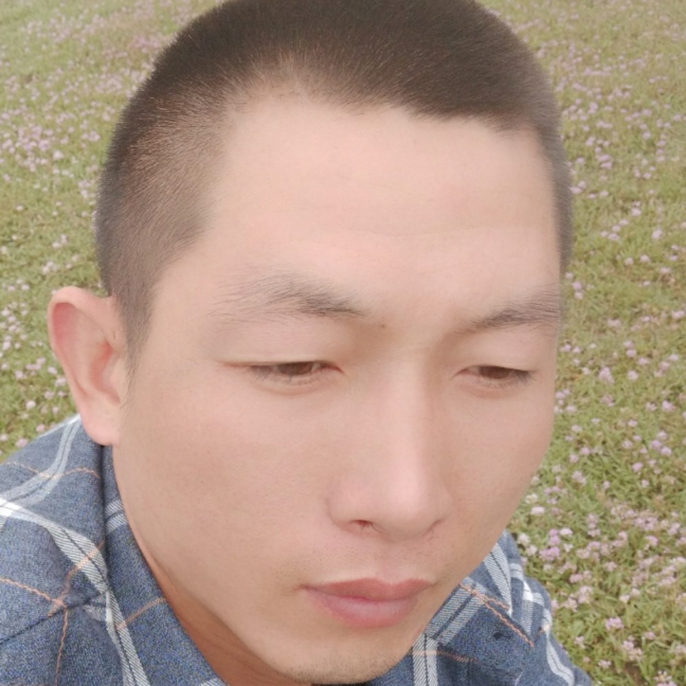 大山蹁跹淡淡的照片