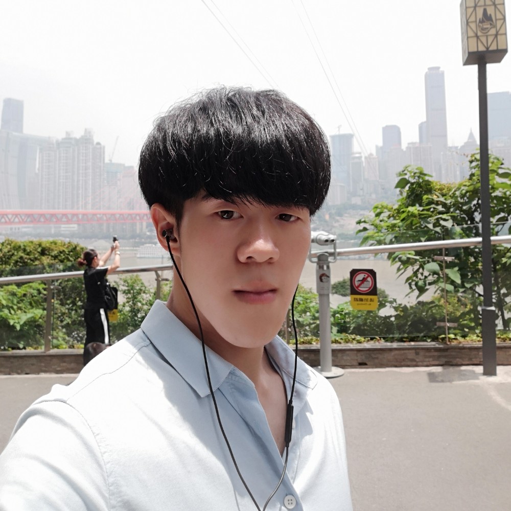 天真烂漫的宅男的照片