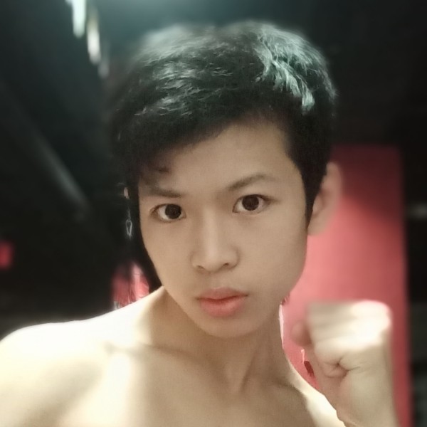 涟漪留胡子的照片