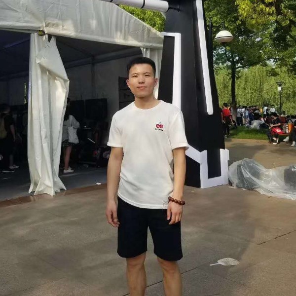不诅咒的喵的照片
